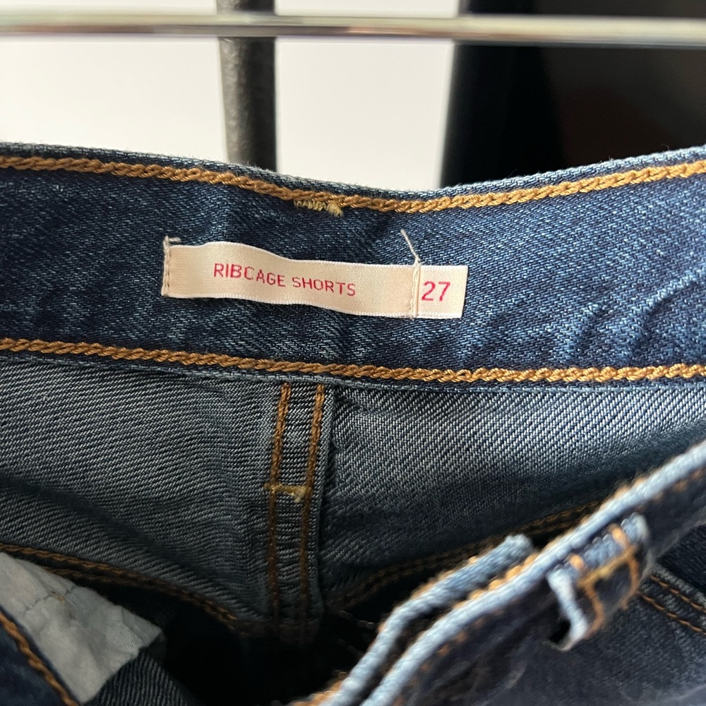 Levi’s high waisted jean shorts - Picture 3 of 7